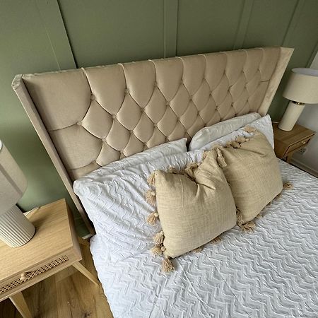 Grace House - 15 Minutes To Central London Thamesmead  Екстериор снимка